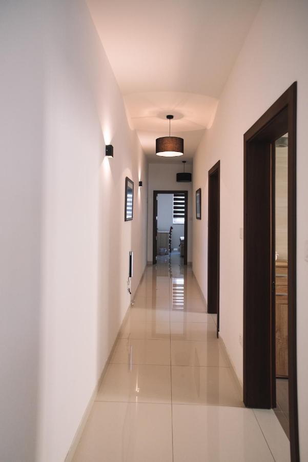 Modern 3 Bedroom With Ac Apartment Żabbar Eksteriør bilde